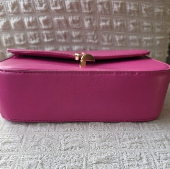 a new day Fuchsia Crossbody Bag - Picture 5 of 8